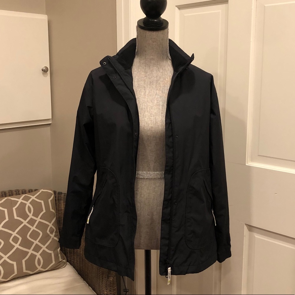 Casall Black Raincoat/Rainjacket/Windbreaker